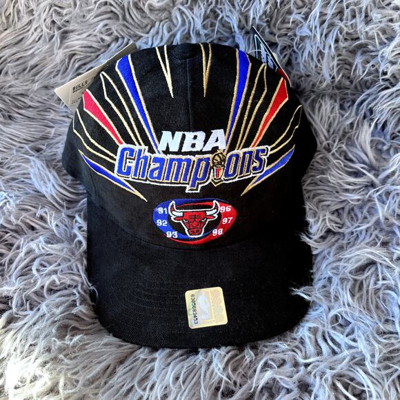 Starter Baseball Cap Chicago Bulls NBA Champions 98 NWT Locker Room Hat - Picture 1 of 16